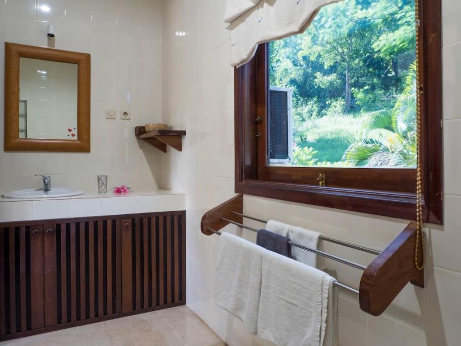 Villa 7, Secret Garden, Kerandangan, Near Senggigi Mataram Exterior photo